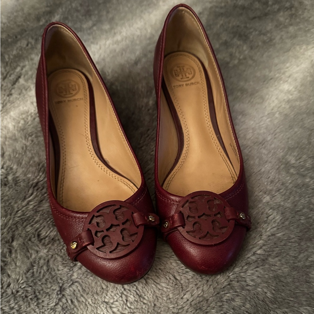 Maroon Tory Burch shoes/ flats!
